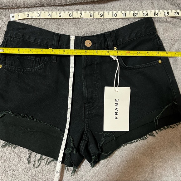 NWT Frame Black Front Cuff Shorts - Size 24 - Picture 10 of 10